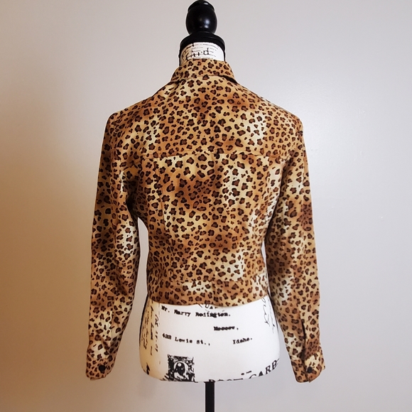 Maggie L | 🔥HOST PICK - Leopard Print Fully Lined Silk Cropped Jacket - Size 6p - Picture 11 of 12